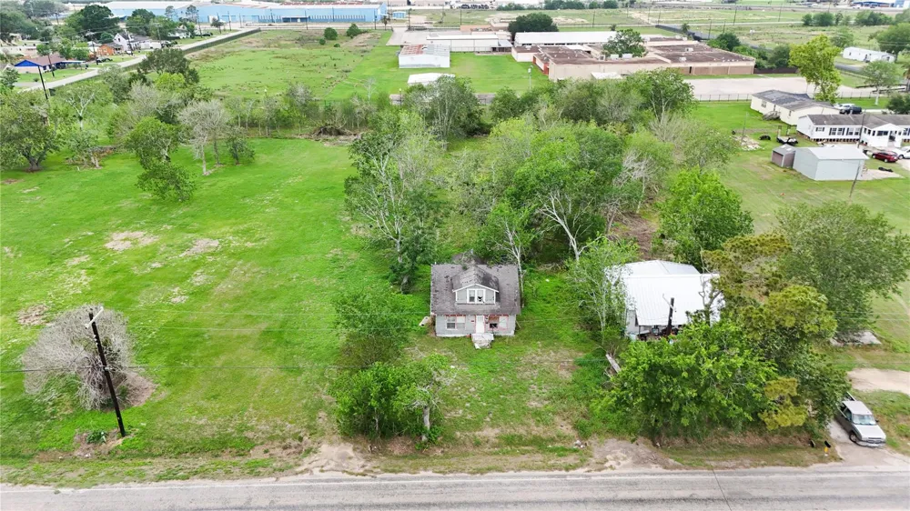 710 Palacios Street El Campo, TX 77437