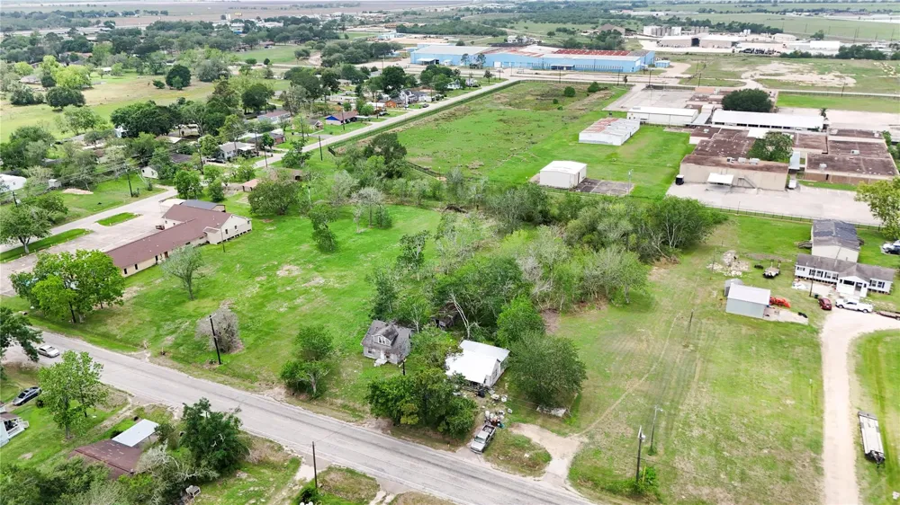 710 Palacios Street El Campo, TX 77437