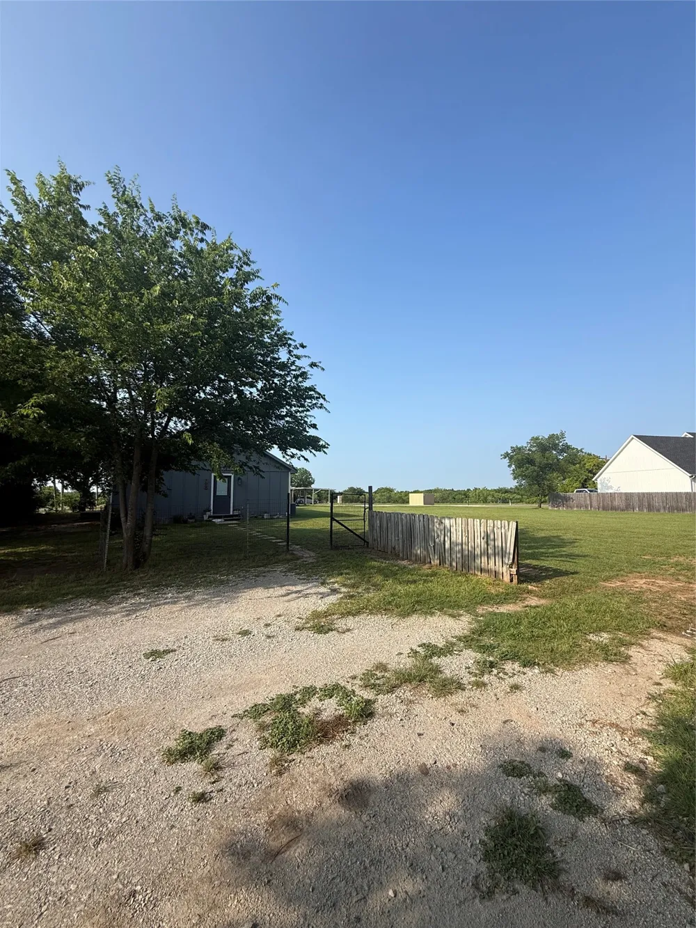 709 W Live Oak Street Alvord, TX 76225