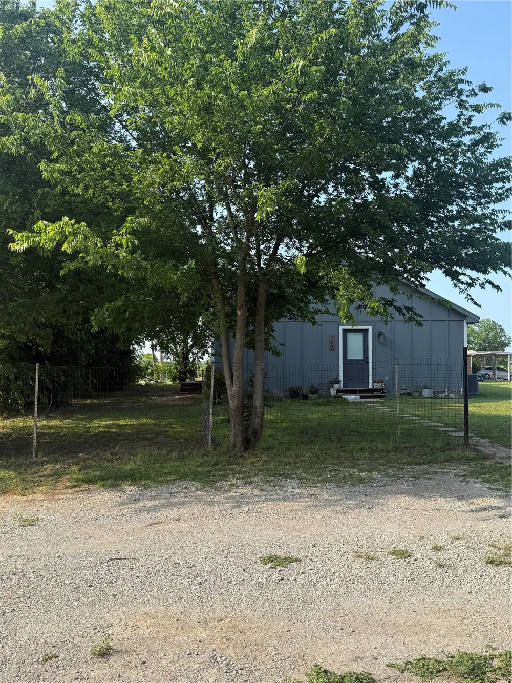 709 W Live Oak Street Alvord, TX 76225