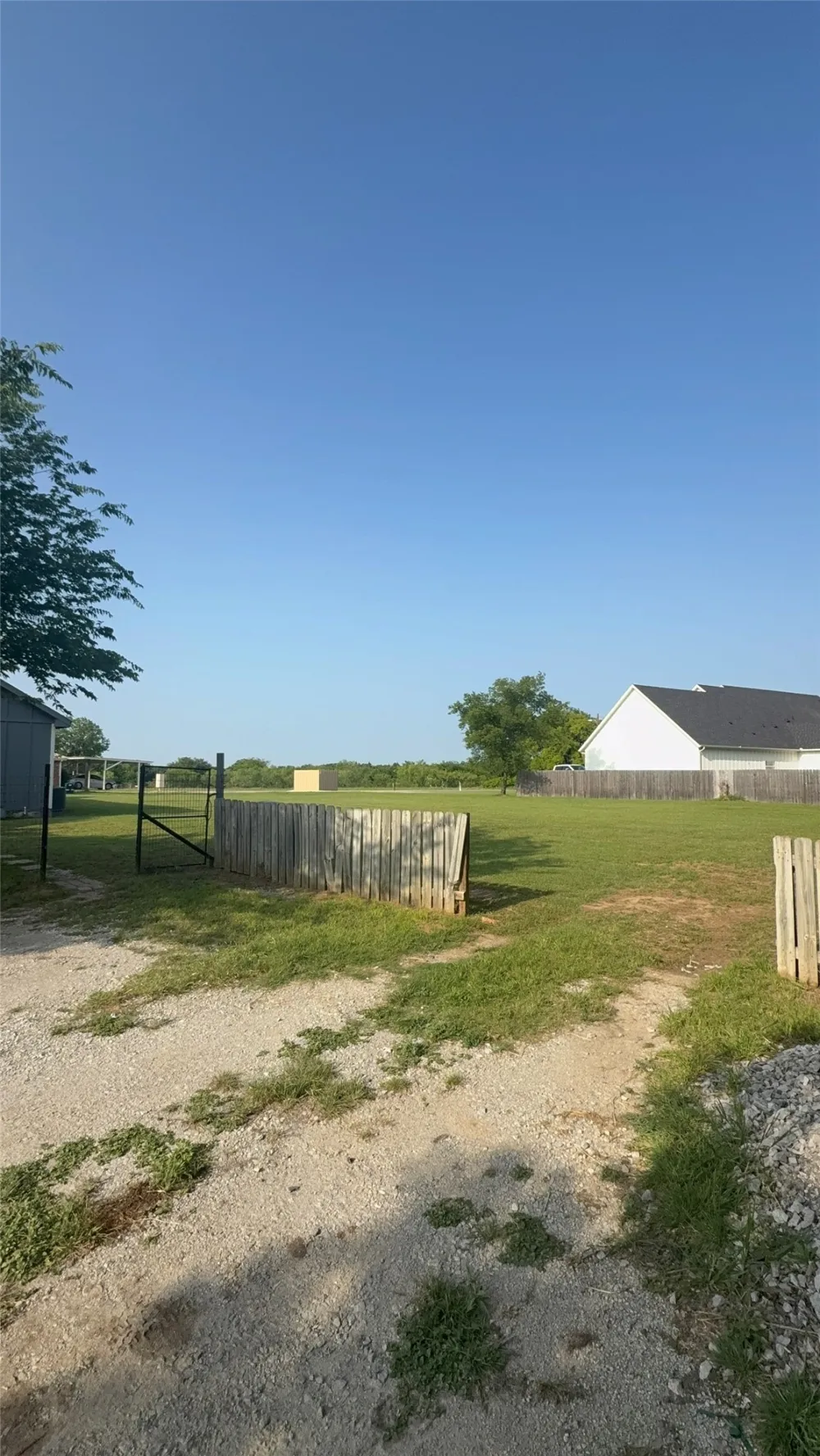 709 W Live Oak Street Alvord, TX 76225