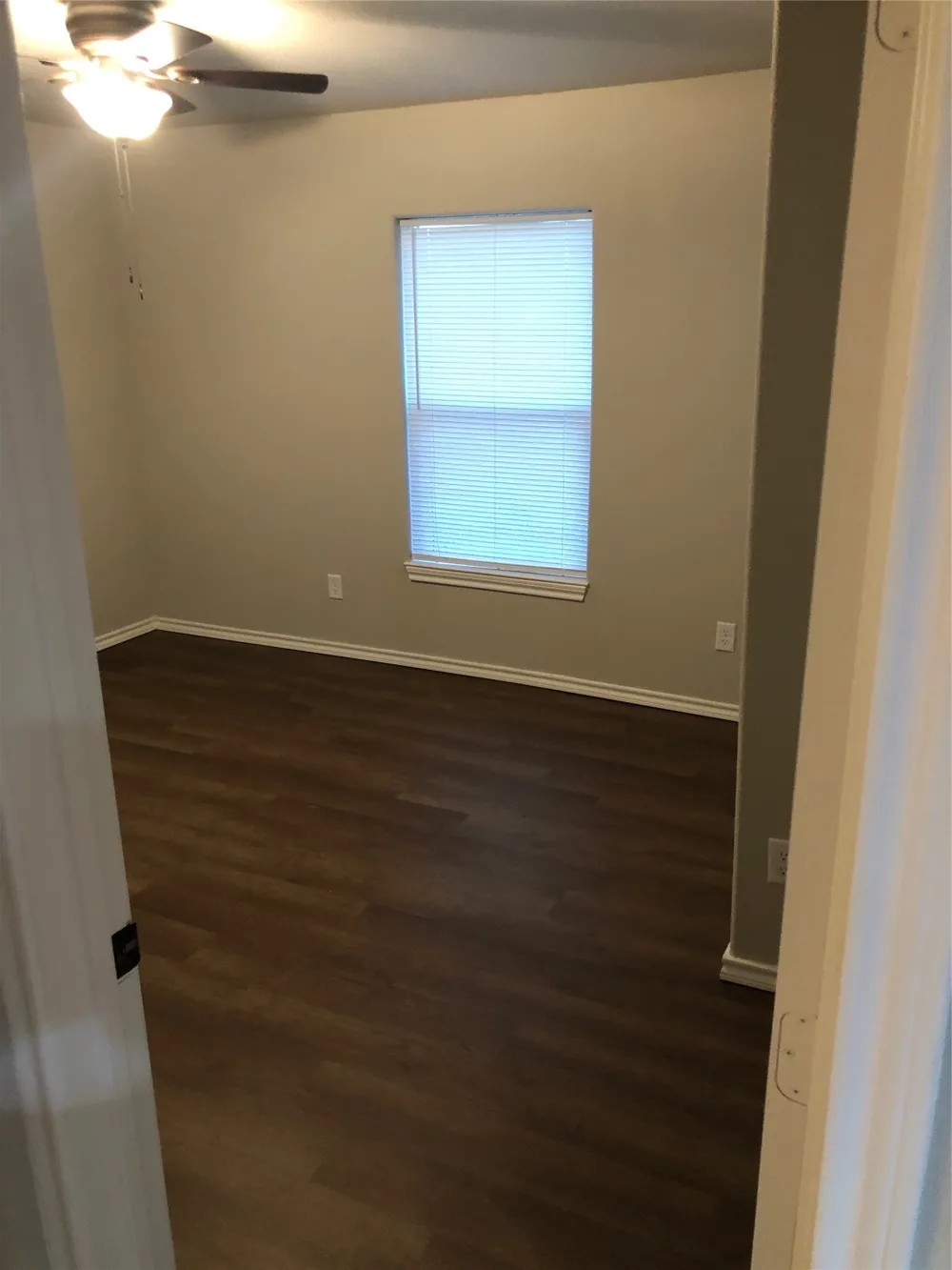 709 W Live Oak Street Alvord, TX 76225