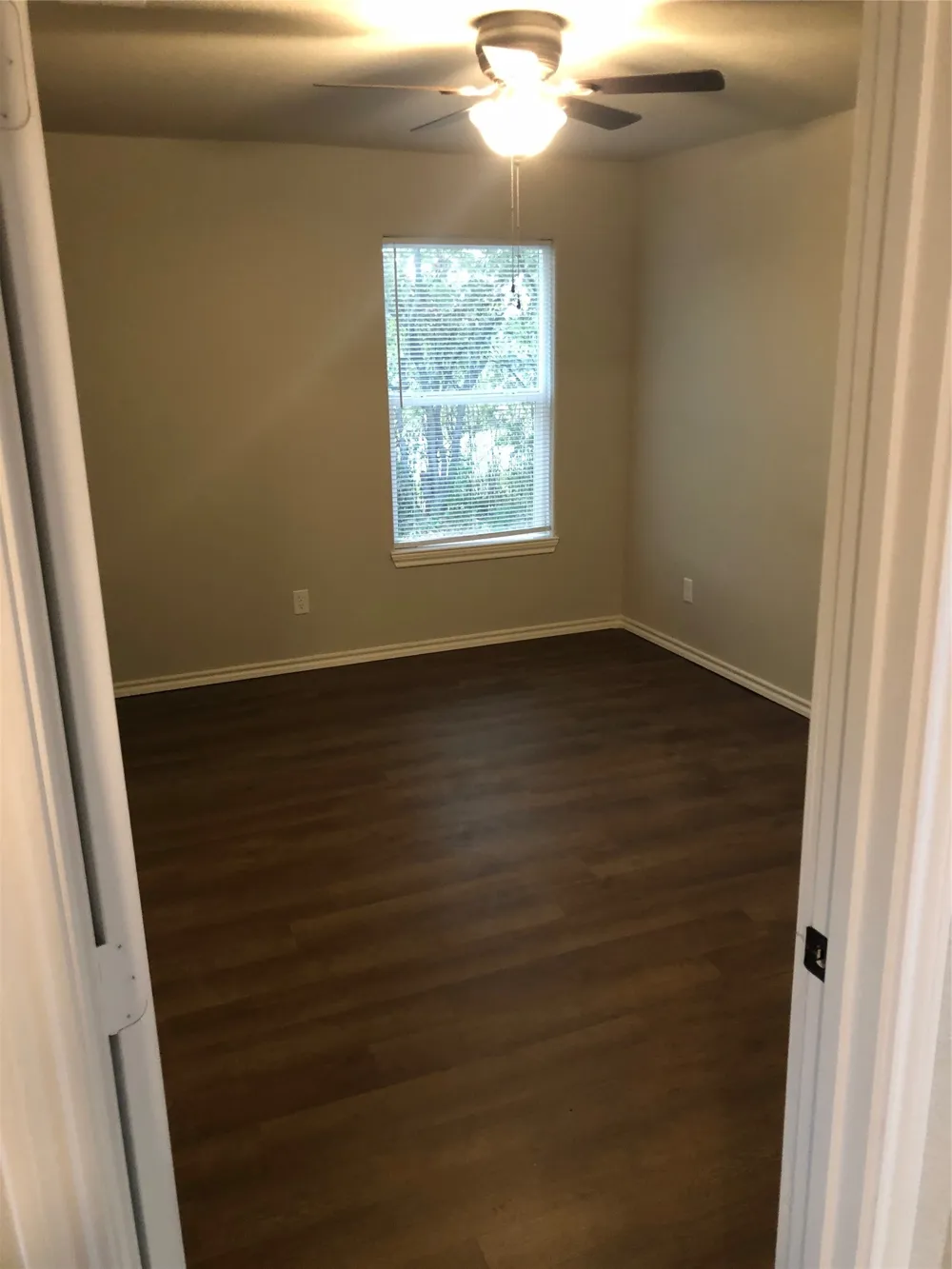 709 W Live Oak Street Alvord, TX 76225