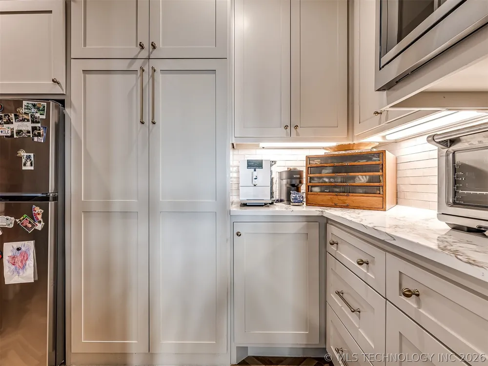 294 E Falcon Tree Loop Eufaula, OK 74432