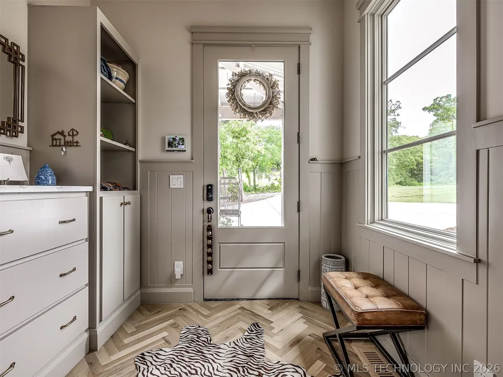 294 E Falcon Tree Loop Eufaula, OK 74432