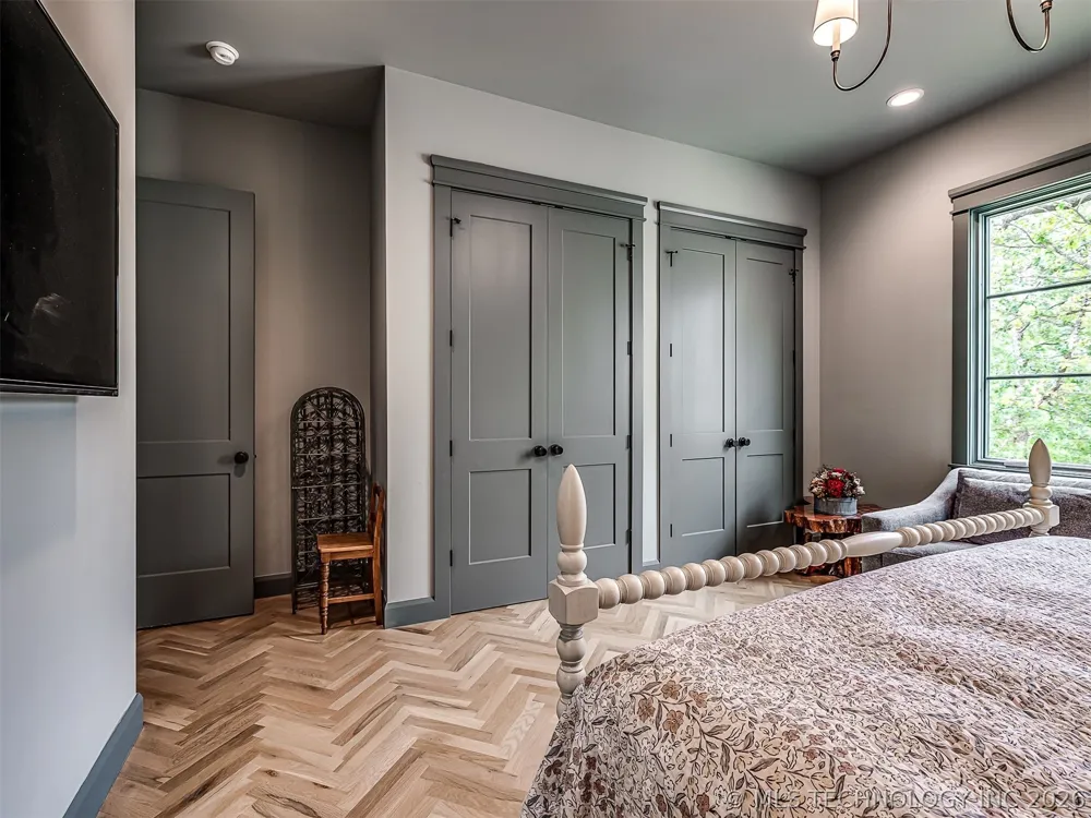 294 E Falcon Tree Loop Eufaula, OK 74432