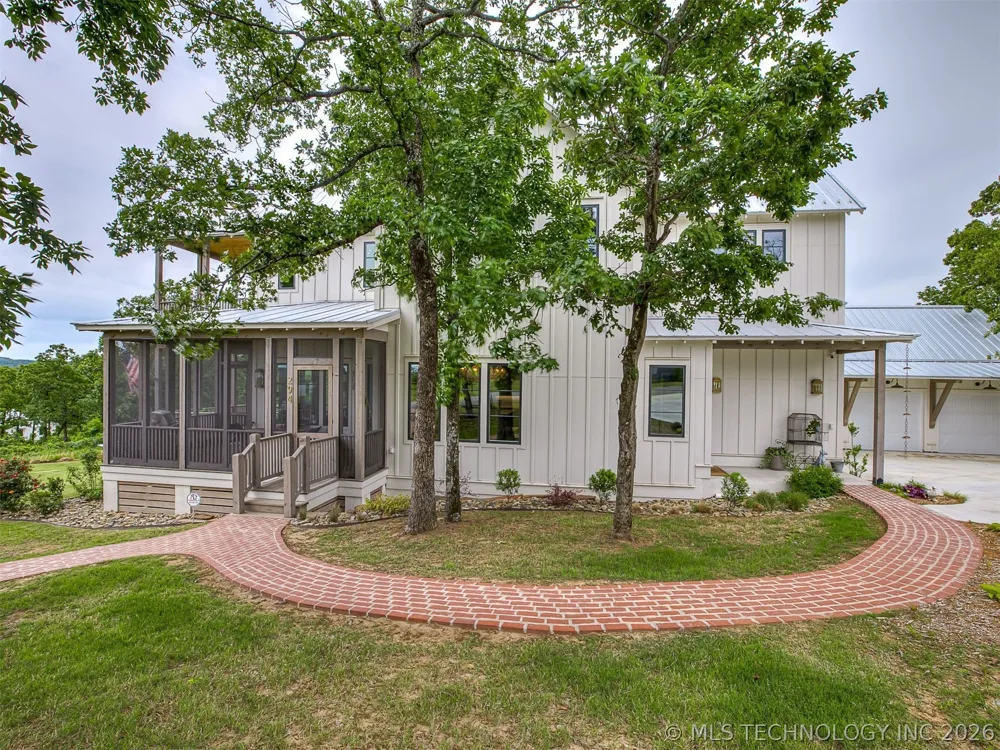 294 E Falcon Tree Loop Eufaula, OK 74432