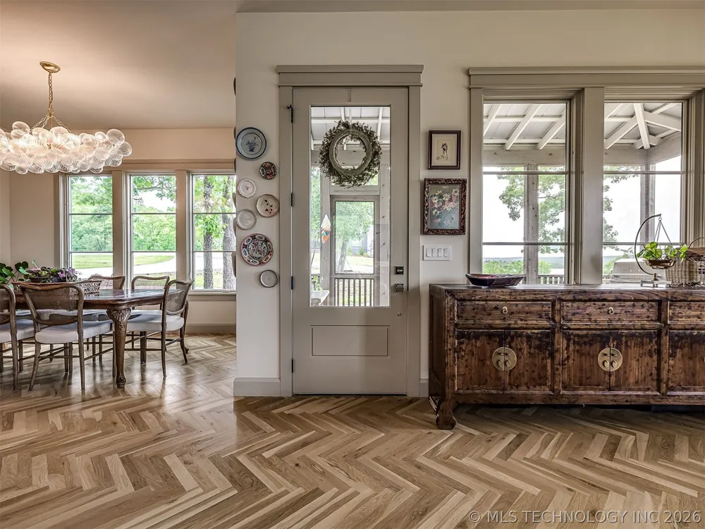 294 E Falcon Tree Loop Eufaula, OK 74432