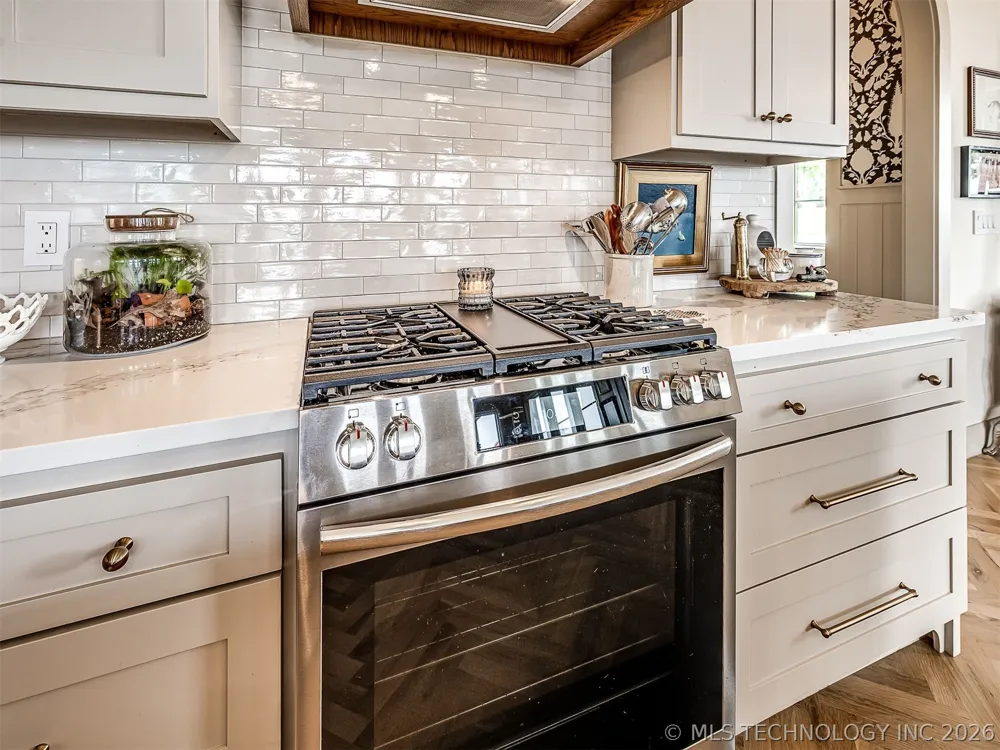 294 E Falcon Tree Loop Eufaula, OK 74432