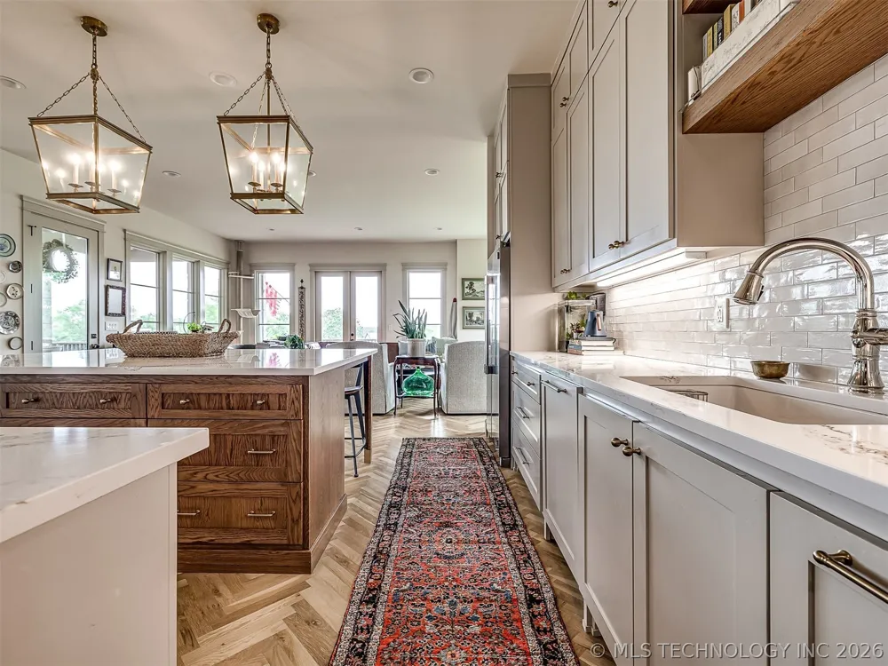 294 E Falcon Tree Loop Eufaula, OK 74432
