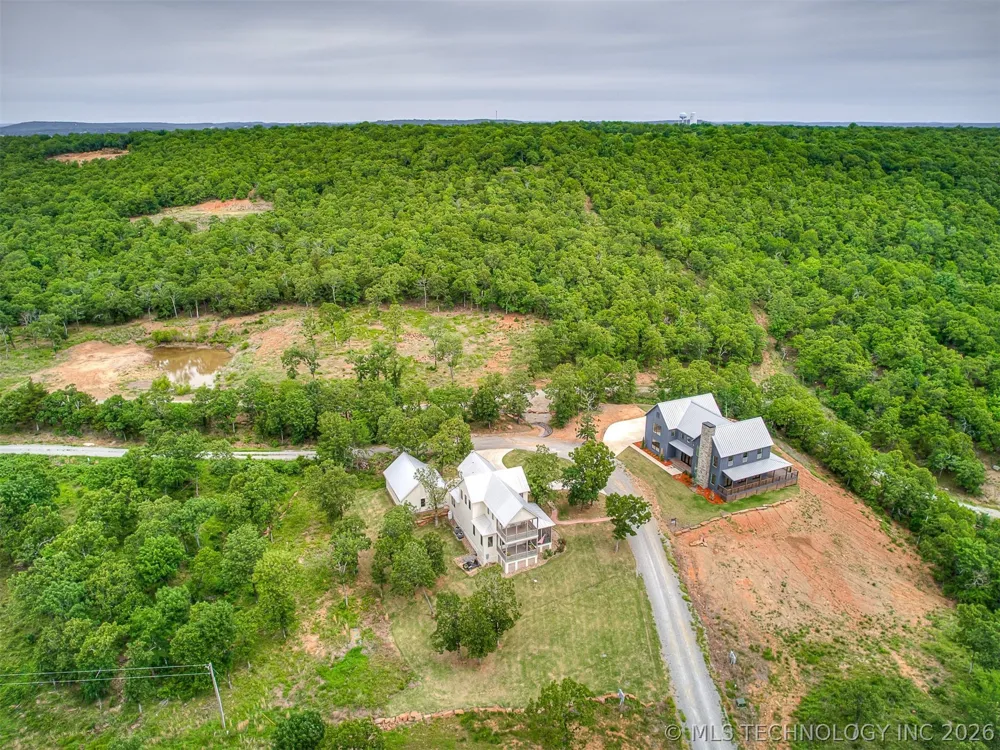 294 E Falcon Tree Loop Eufaula, OK 74432