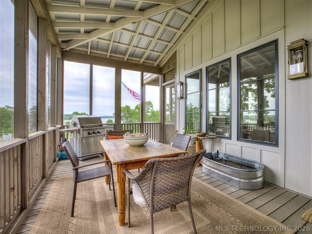 294 E Falcon Tree Loop Eufaula, OK 74432