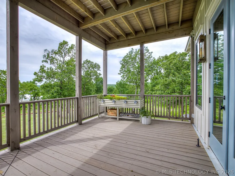 294 E Falcon Tree Loop Eufaula, OK 74432