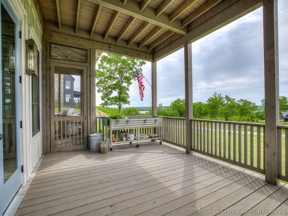 294 E Falcon Tree Loop Eufaula, OK 74432