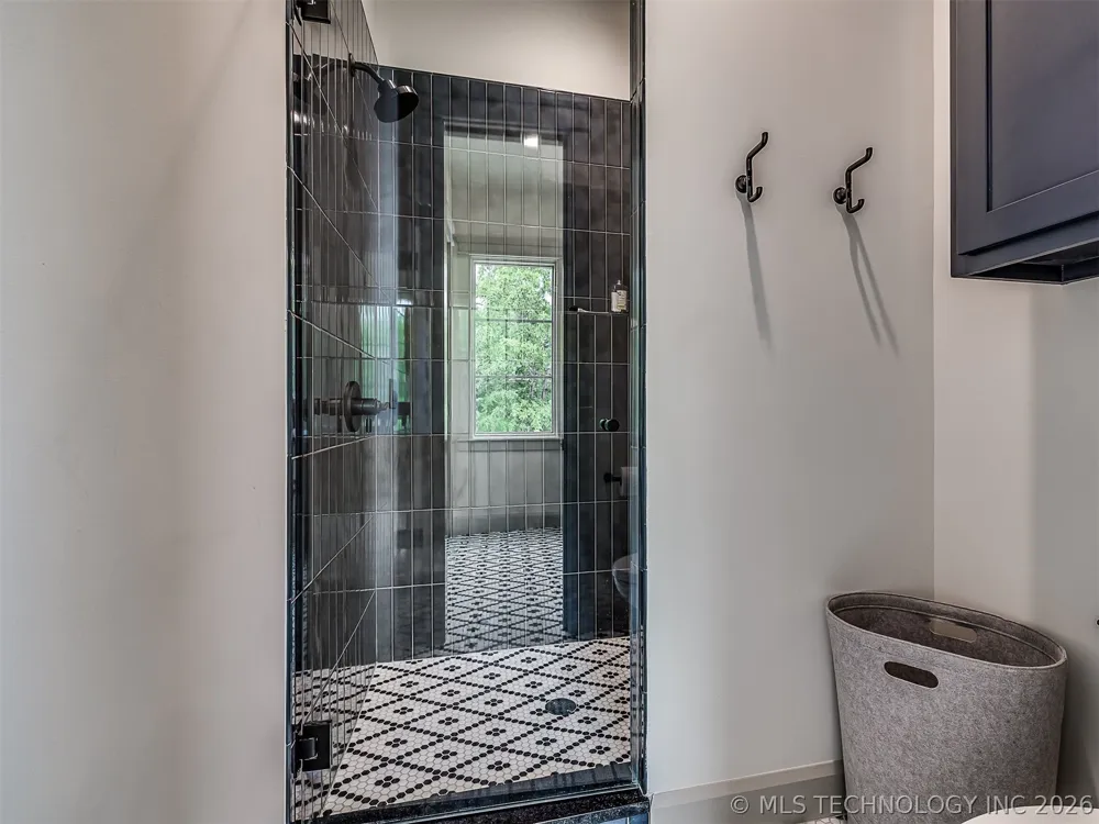 294 E Falcon Tree Loop Eufaula, OK 74432