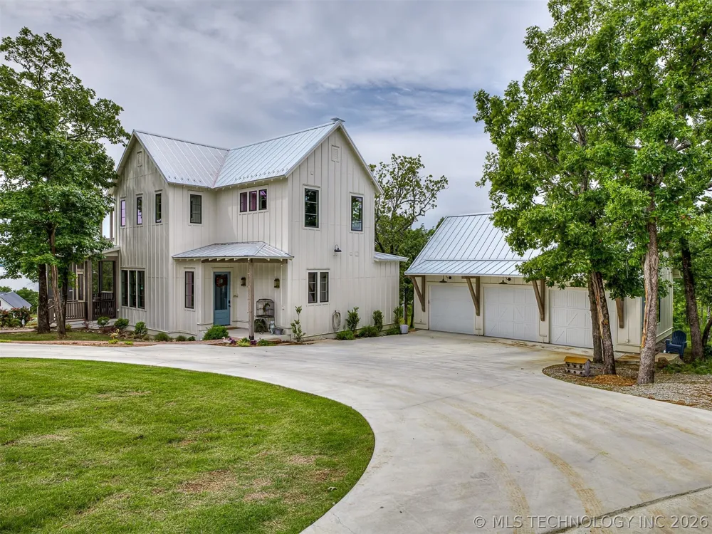 294 E Falcon Tree Loop Eufaula, OK 74432