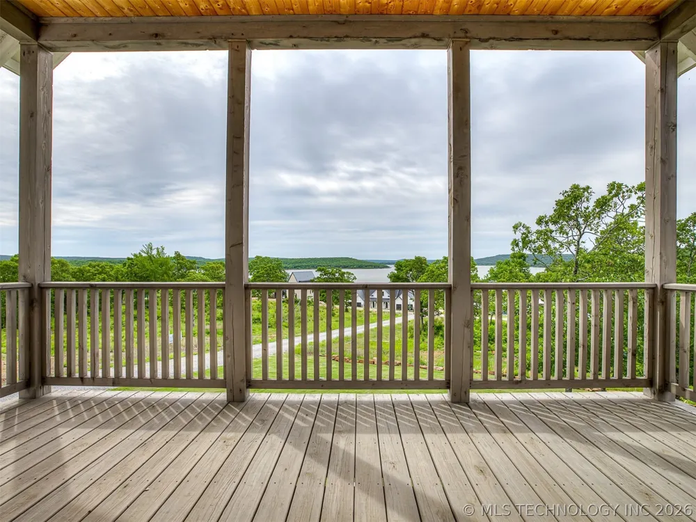 294 E Falcon Tree Loop Eufaula, OK 74432