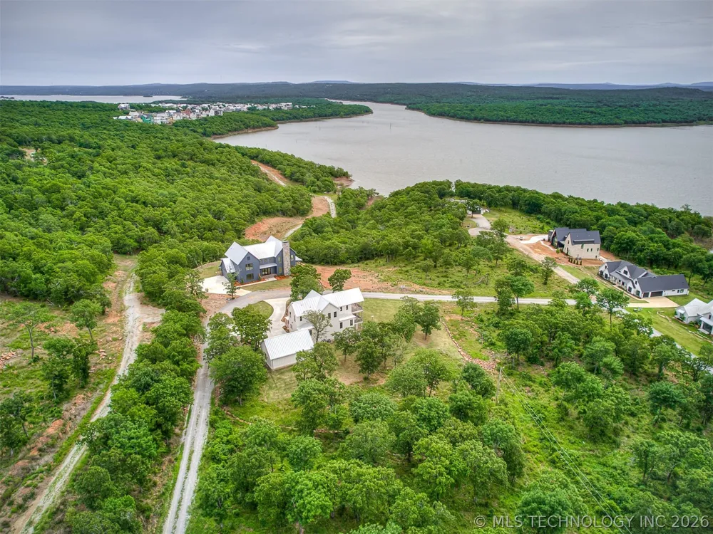 294 E Falcon Tree Loop Eufaula, OK 74432
