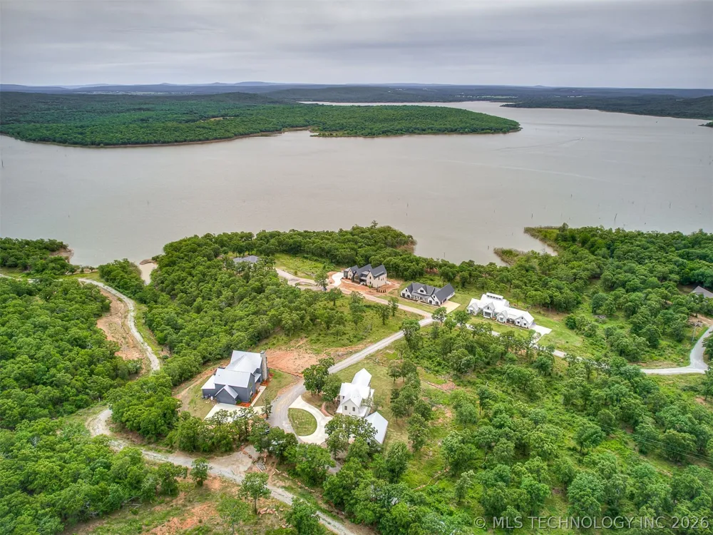 294 E Falcon Tree Loop Eufaula, OK 74432