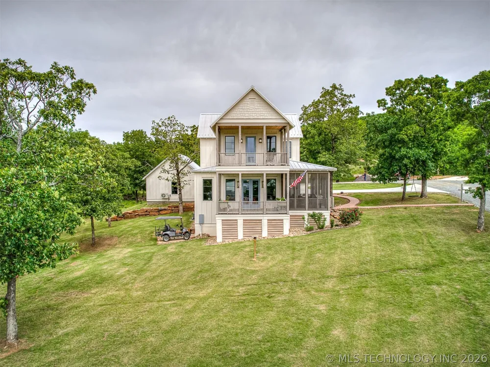 294 E Falcon Tree Loop Eufaula, OK 74432