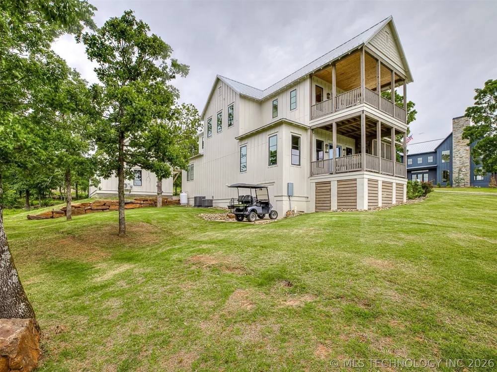 294 E Falcon Tree Loop Eufaula, OK 74432