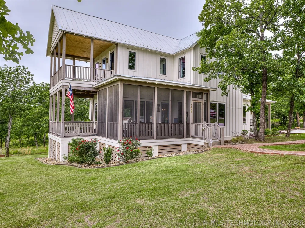 294 E Falcon Tree Loop Eufaula, OK 74432