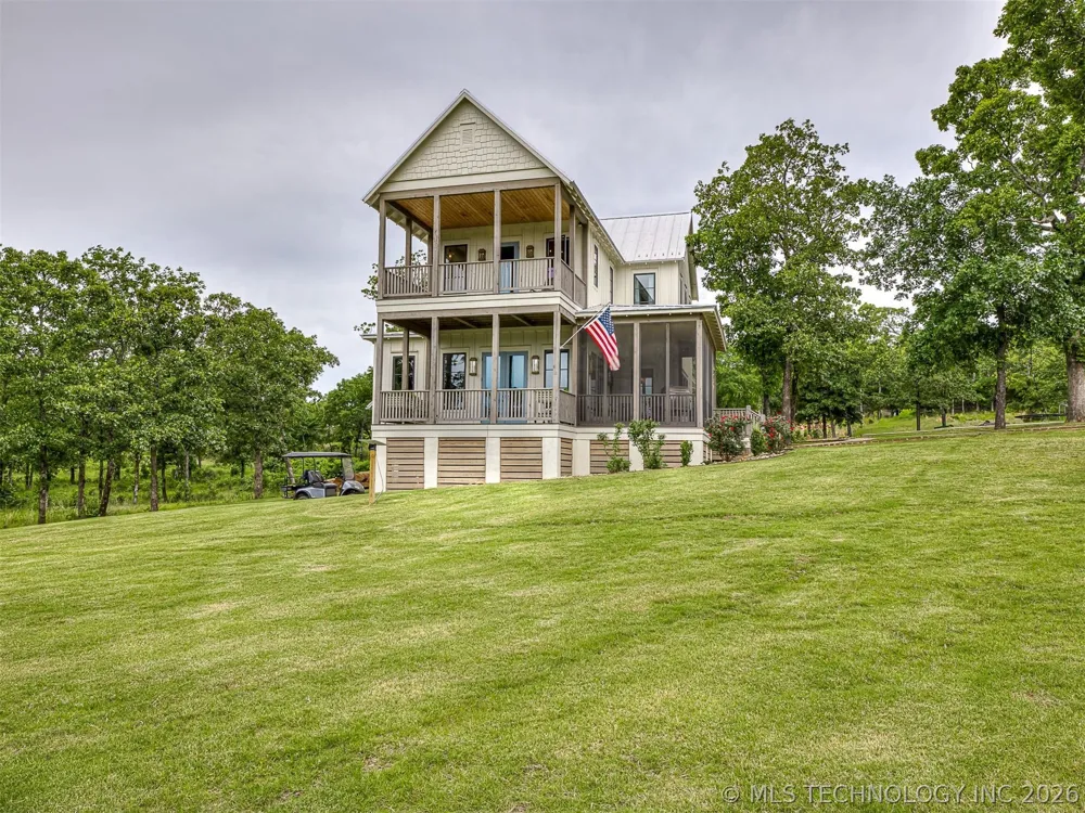 294 E Falcon Tree Loop Eufaula, OK 74432