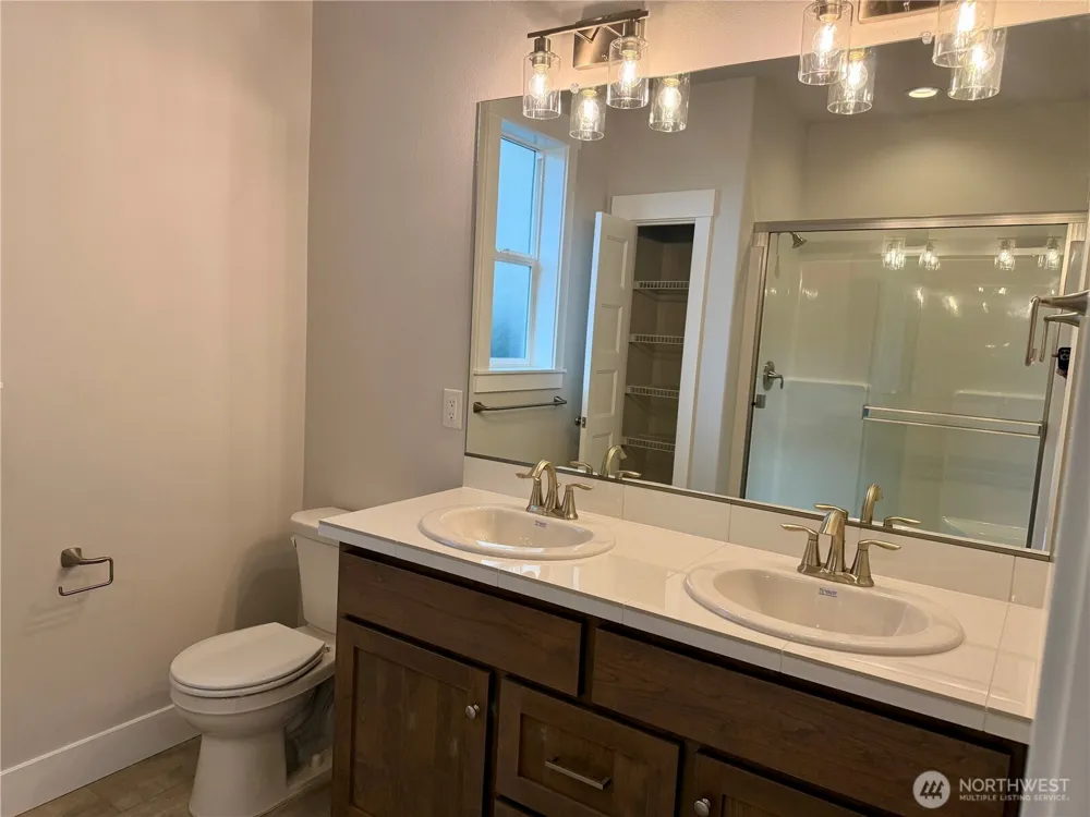 523 Rainbow Way Kelso, WA 98626