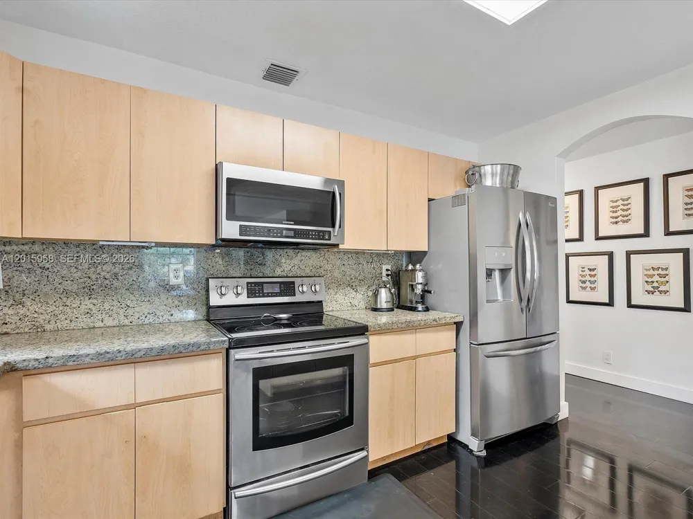 200 SW 2nd Ave Hallandale Beach, FL 33009