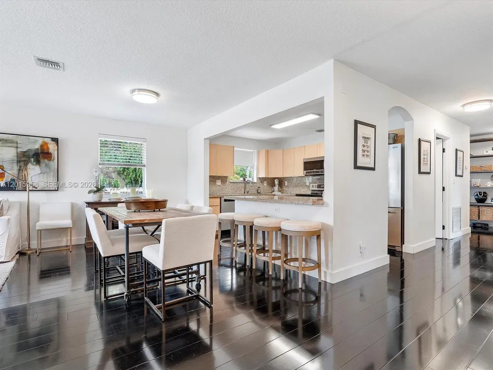 200 SW 2nd Ave Hallandale Beach, FL 33009