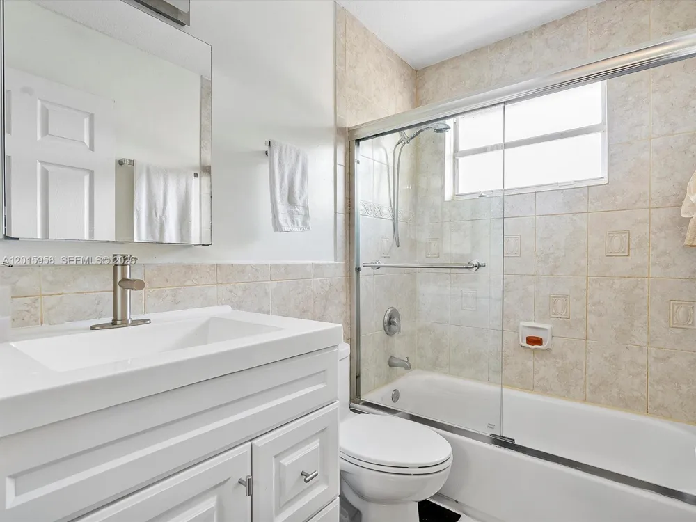200 SW 2nd Ave Hallandale Beach, FL 33009