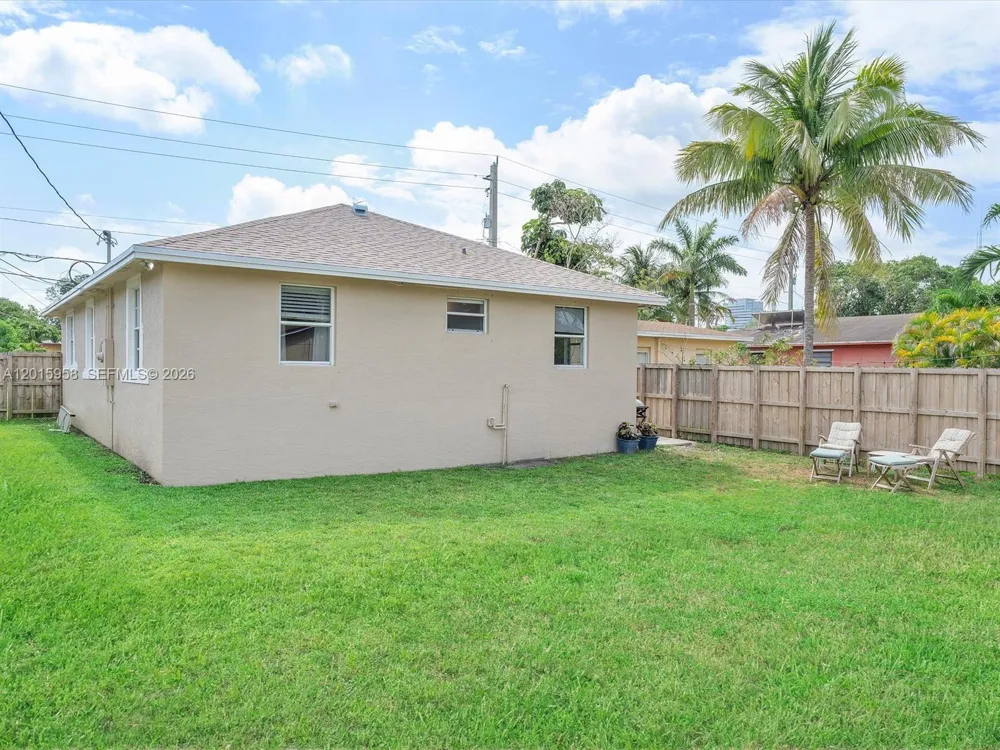 200 SW 2nd Ave Hallandale Beach, FL 33009