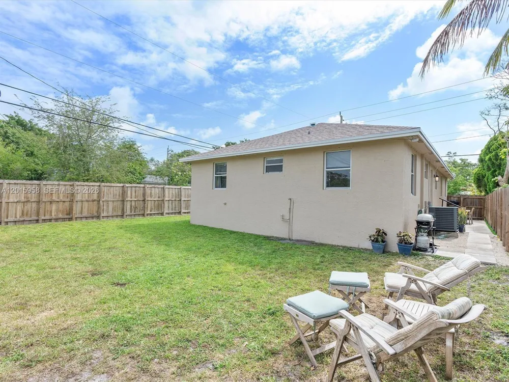 200 SW 2nd Ave Hallandale Beach, FL 33009