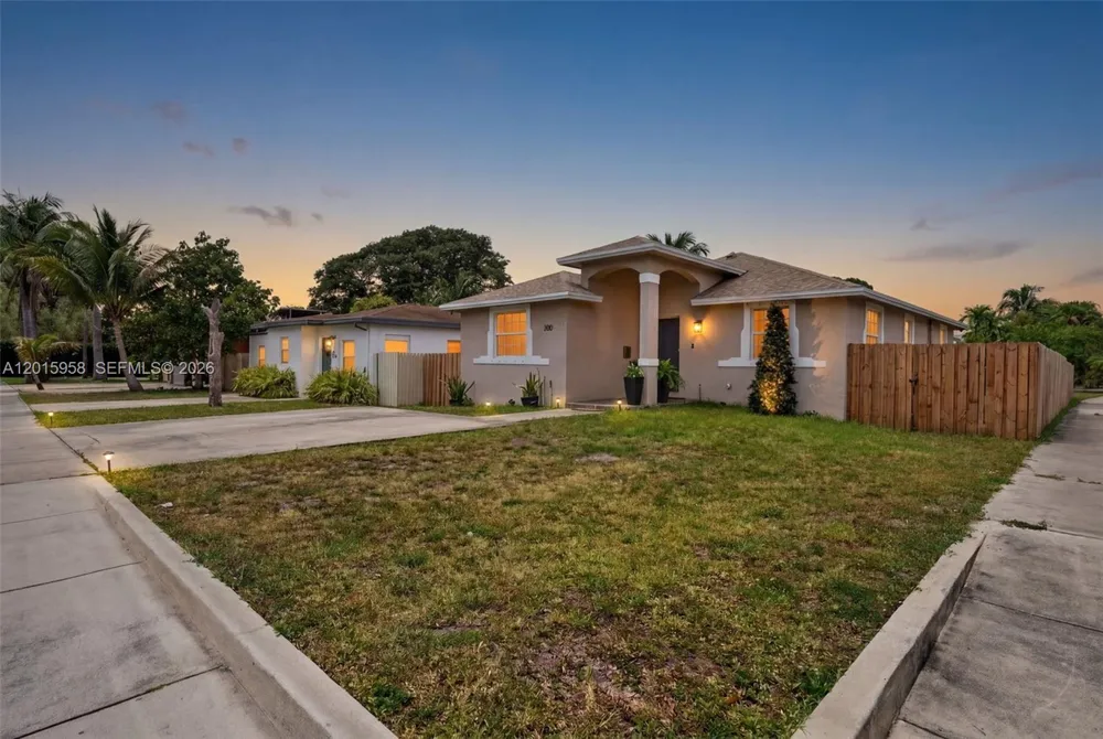 200 SW 2nd Ave Hallandale Beach, FL 33009