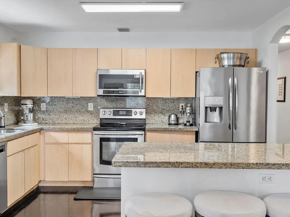 200 SW 2nd Ave Hallandale Beach, FL 33009