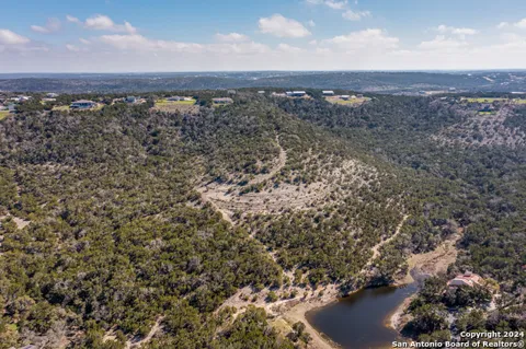 1081 Hillside View Dr