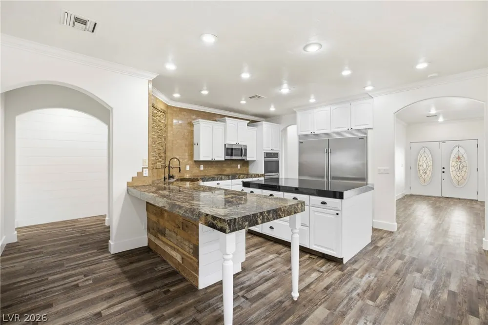 1373 Lake Valley Drive Logandale, NV 89021