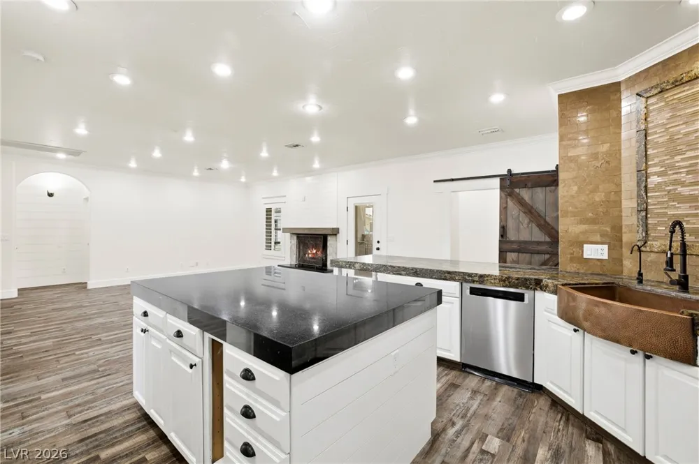 1373 Lake Valley Drive Logandale, NV 89021