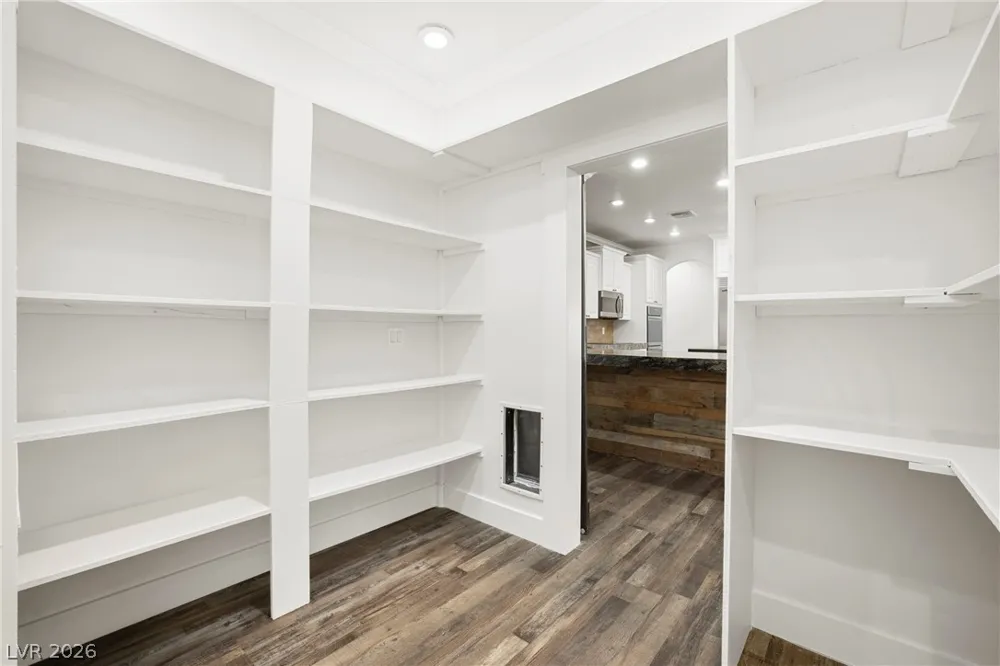 1373 Lake Valley Drive Logandale, NV 89021