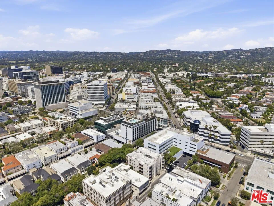 120 S Crescent Drive #104 Beverly Hills, CA 90212