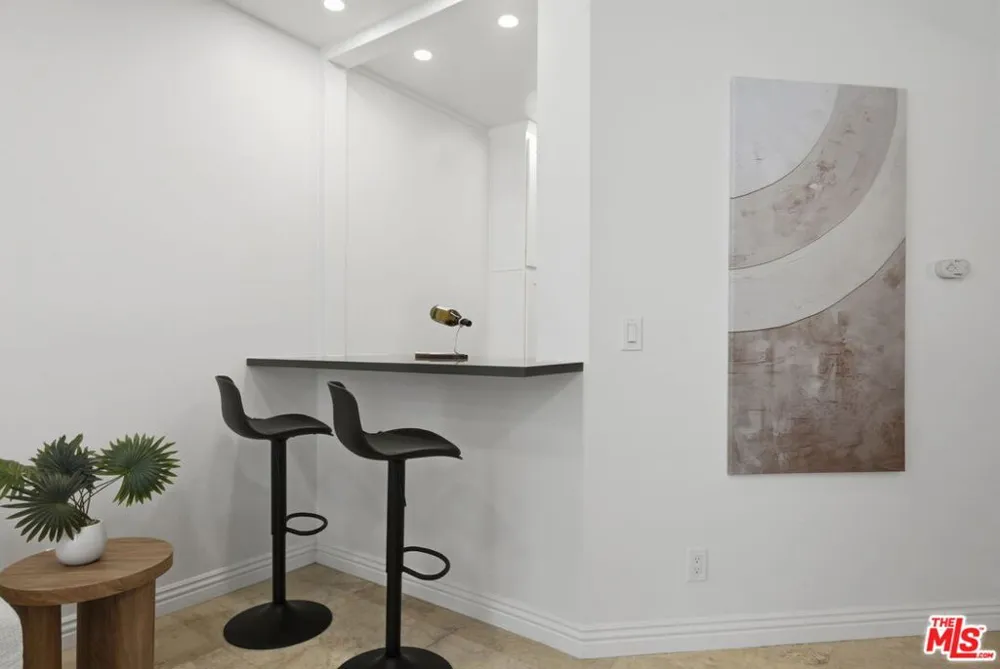 120 S Crescent Drive #104 Beverly Hills, CA 90212