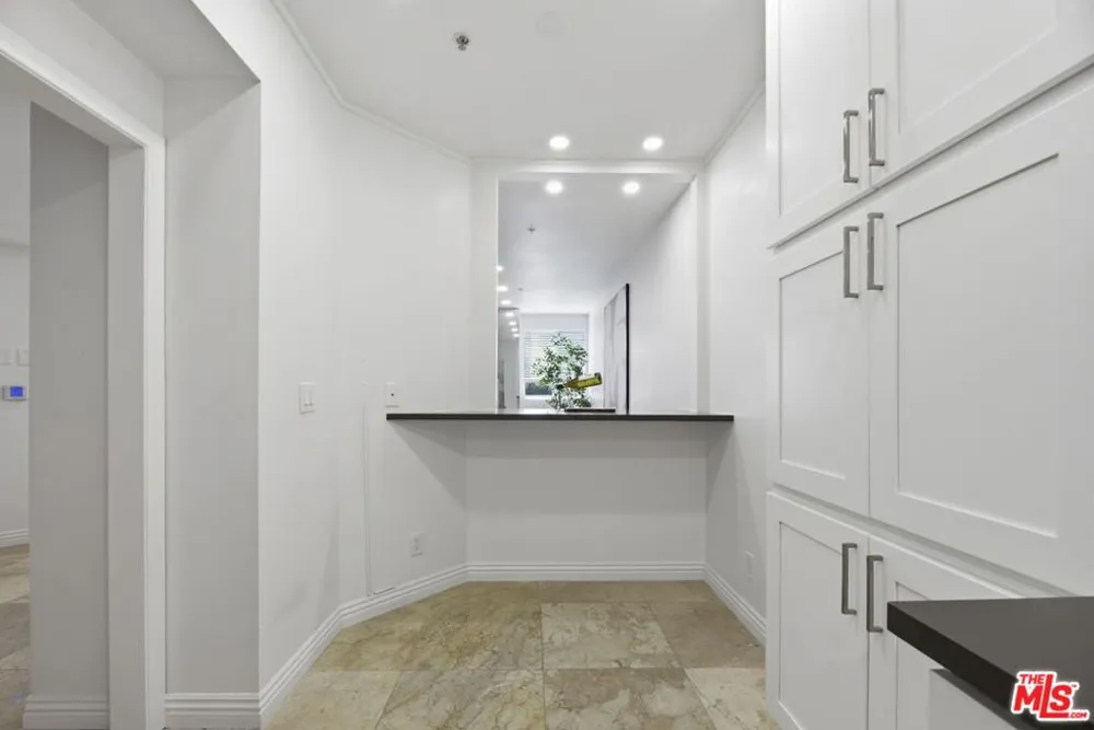 120 S Crescent Drive #104 Beverly Hills, CA 90212