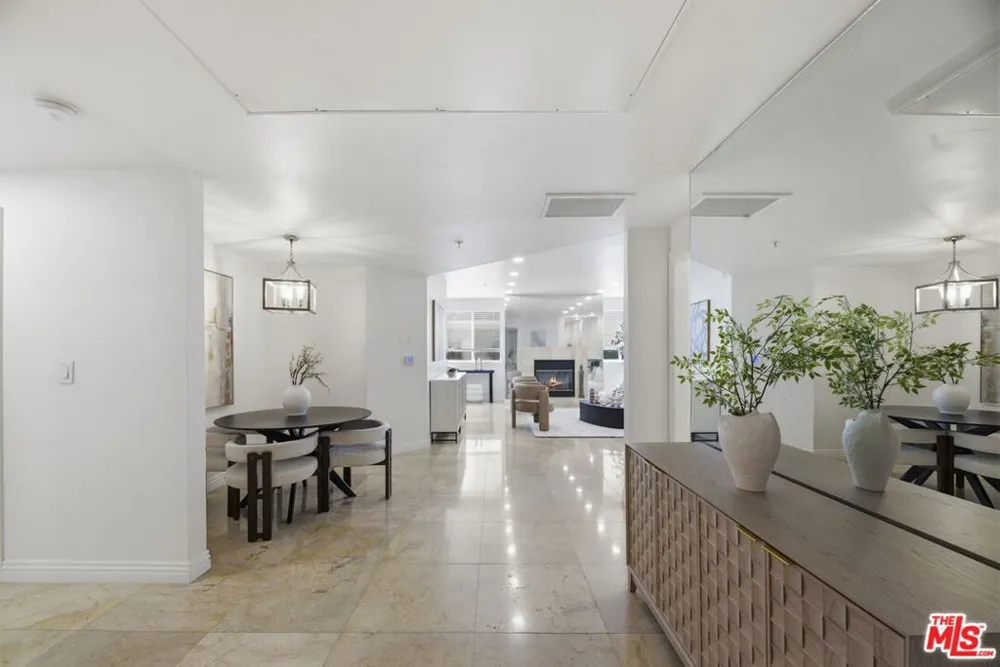 120 S Crescent Drive #104 Beverly Hills, CA 90212