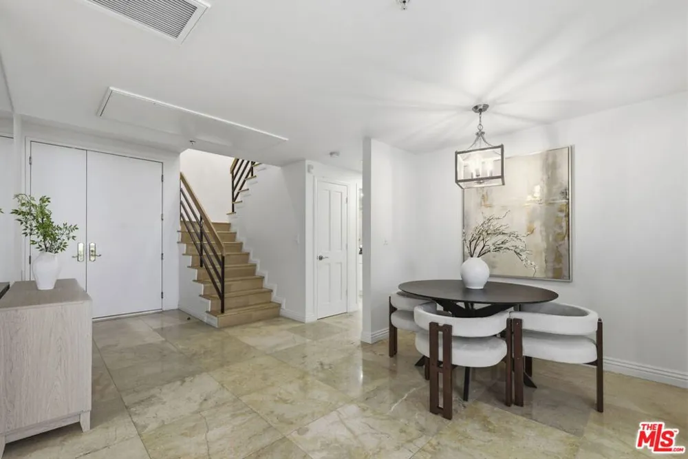 120 S Crescent Drive #104 Beverly Hills, CA 90212