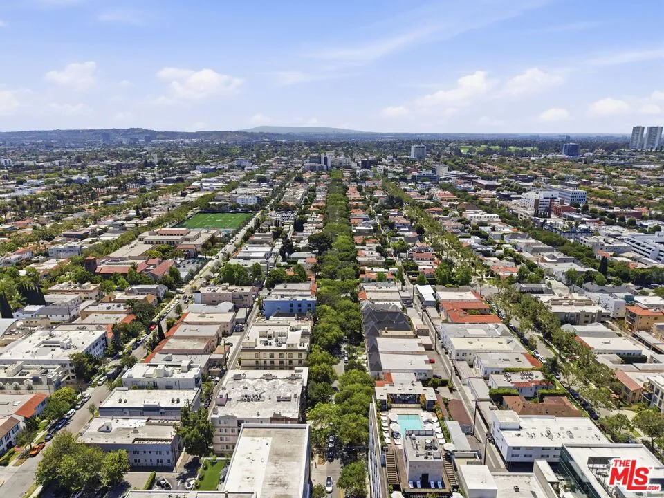 120 S Crescent Drive #104 Beverly Hills, CA 90212
