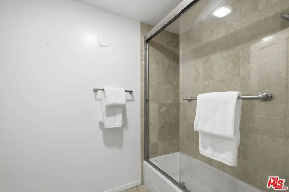 120 S Crescent Drive #104 Beverly Hills, CA 90212