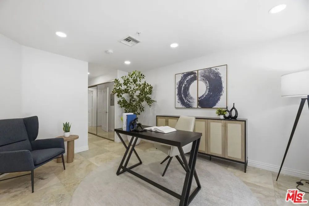 120 S Crescent Drive #104 Beverly Hills, CA 90212