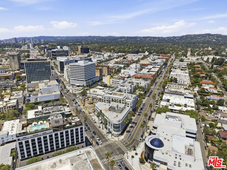 120 S Crescent Drive #104 Beverly Hills, CA 90212