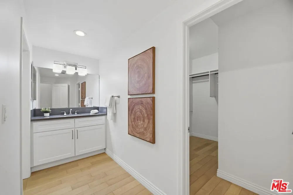 120 S Crescent Drive #104 Beverly Hills, CA 90212