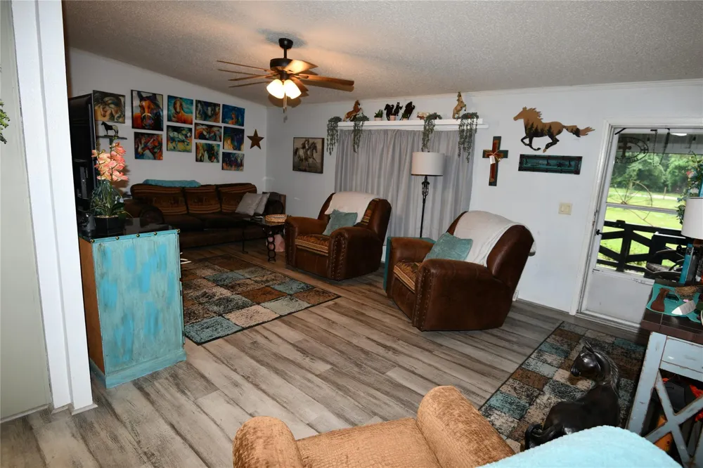 101 Pinewood Drive Shepherd, TX 77371